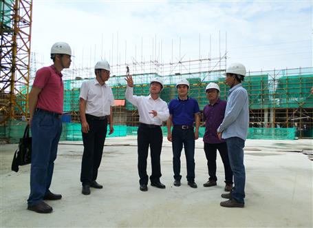 覃振華、劉國(guó)江到梧州佛子時(shí)代廣場(chǎng)項(xiàng)目調(diào)研