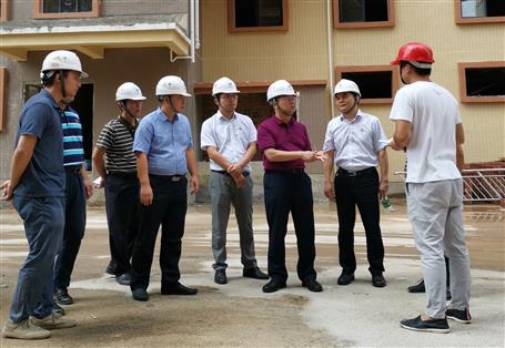 覃振華到梧州佛子時代廣場項(xiàng)目進(jìn)行安全生產(chǎn)檢查