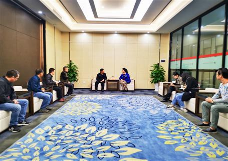 賴海標(biāo)到雙英集團公司座談交流