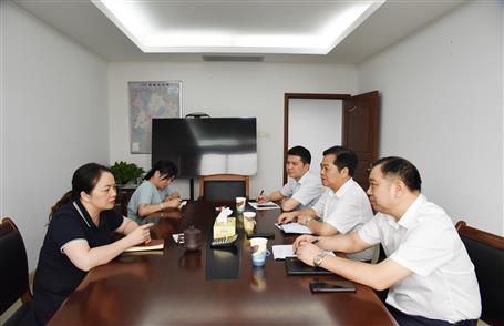 蒙勝益到鹿寨縣開展工作會(huì)談