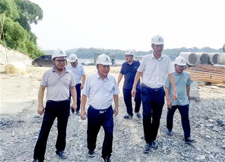 唐峰、何勇到桂東分公司項(xiàng)目開展2023年第二季度安全生產(chǎn)質(zhì)量綜合大檢查暨“圍墻內(nèi)圍墻外”和“以包代管”專項(xiàng)檢查